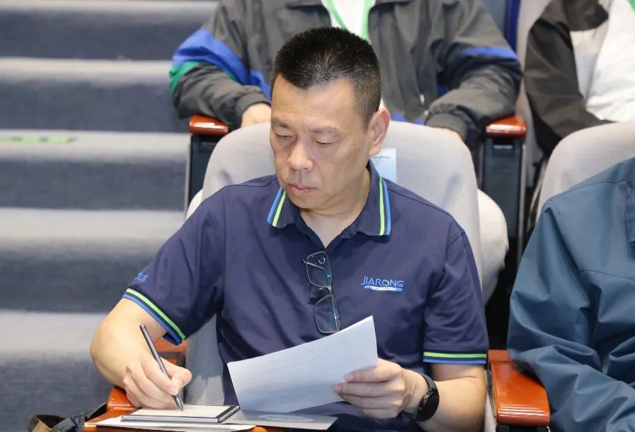 uu�������������˾�������ϳ�ϯ���β���